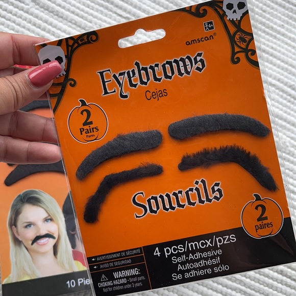 Hairy Face Halloween self-Adhesive Bows & Mustache - Picture 2 of 5